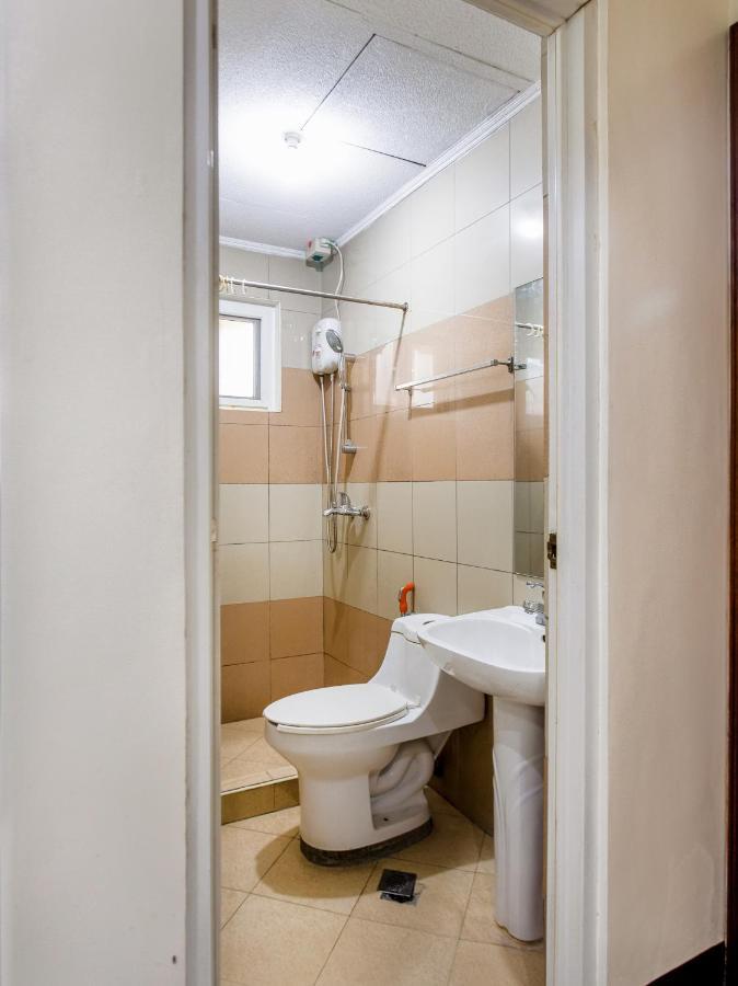 ホテルOyo 831 Casa Maria マニラ市 エクステリア 写真